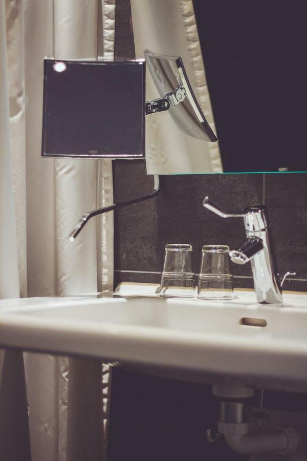 Hotel Goldene Traube - By Neugart Traben-Trarbach Bagian luar foto